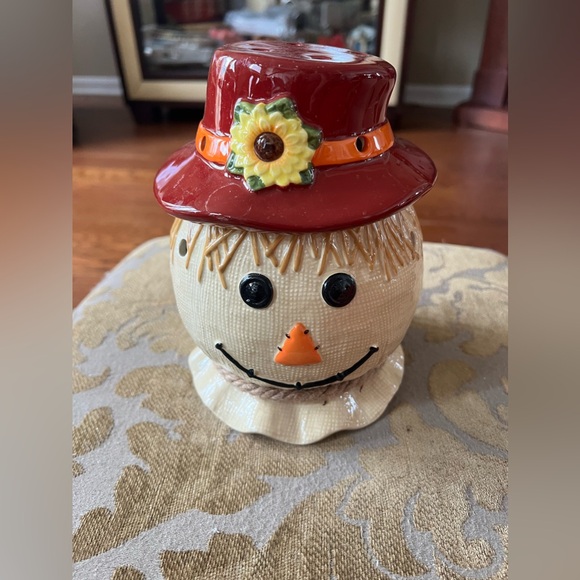 Scentsy Scarecrow Warmer🎃🧡✨ - Picture 3 of 8